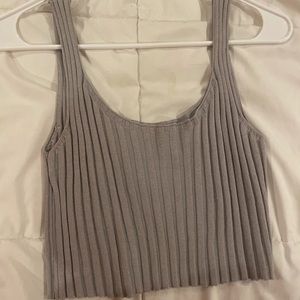 Slightly cropped grey knit tank